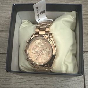 Luxurious Rose Gold Women's Watch